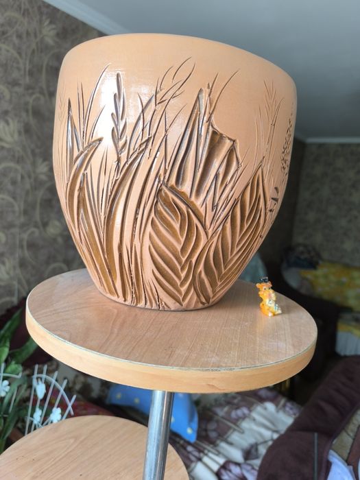 Продам керамические цветочные горшки б/у