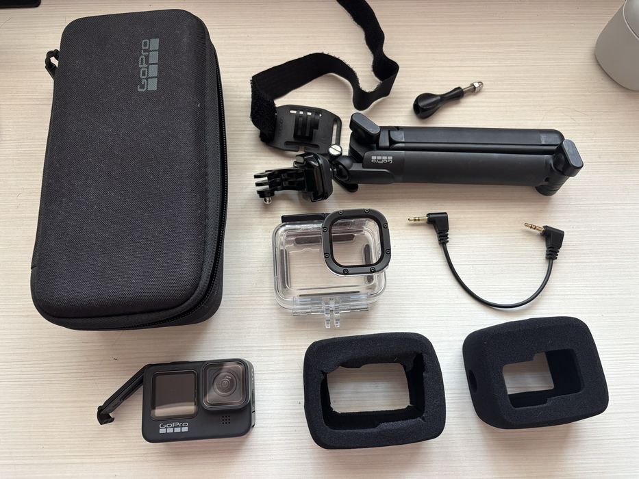 Екшън камера GoPro HERO9 Black - Пълен комплект с трипод GoPro Shorty и ПОДАРЪК