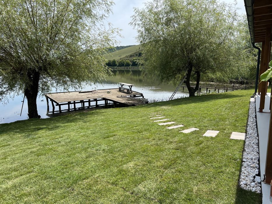 Casa  cu Piscina pe Malu Lacului jud Cluj  vedere la Lac+2530 m teren