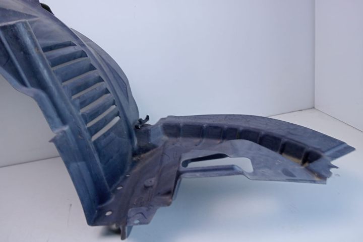 Carenaj roata fata stanga  53876-05060 Toyota Avensis a 2-a generatie