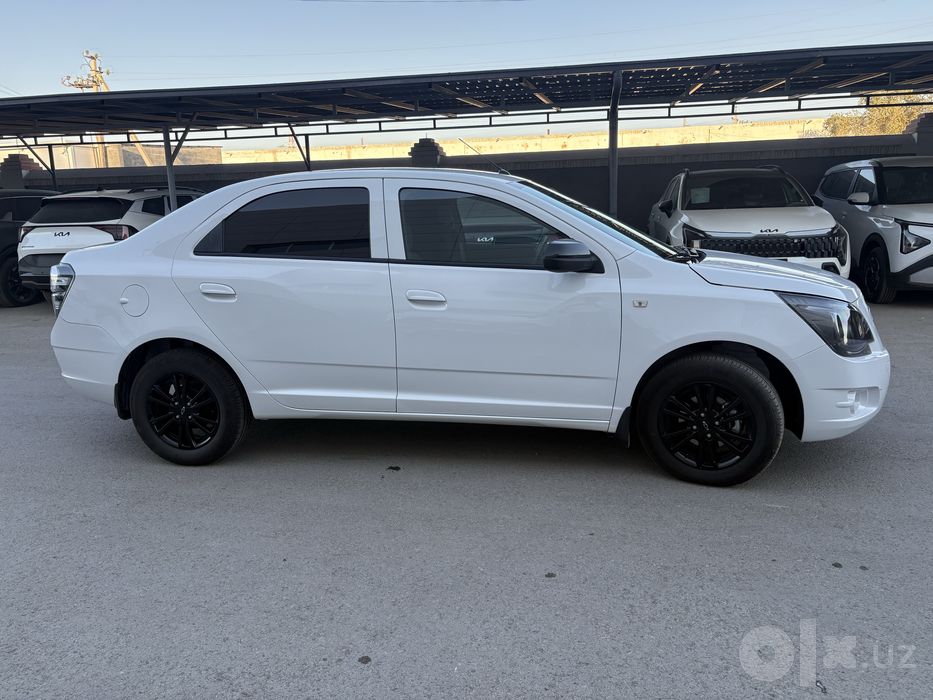 Chevrolet Cobalt Midnight 2025
