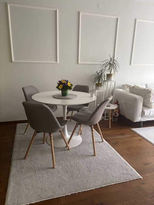 Трапезни столове