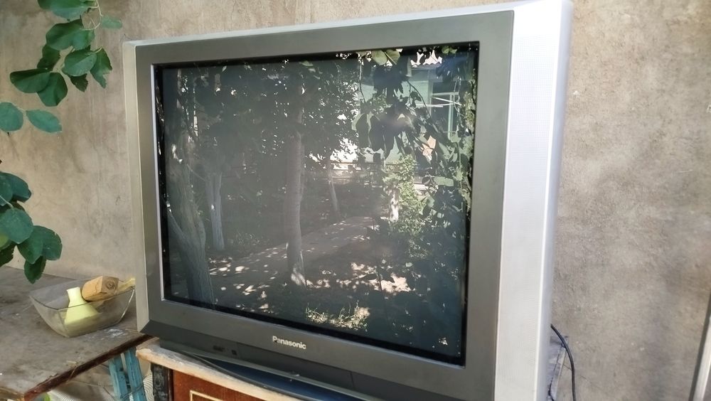 Б/у телевизор , в хорошем состоянии