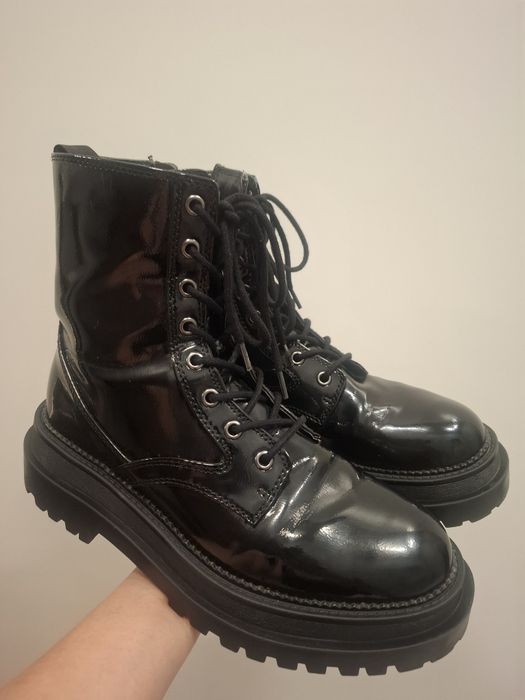 Женская обувь лакированная