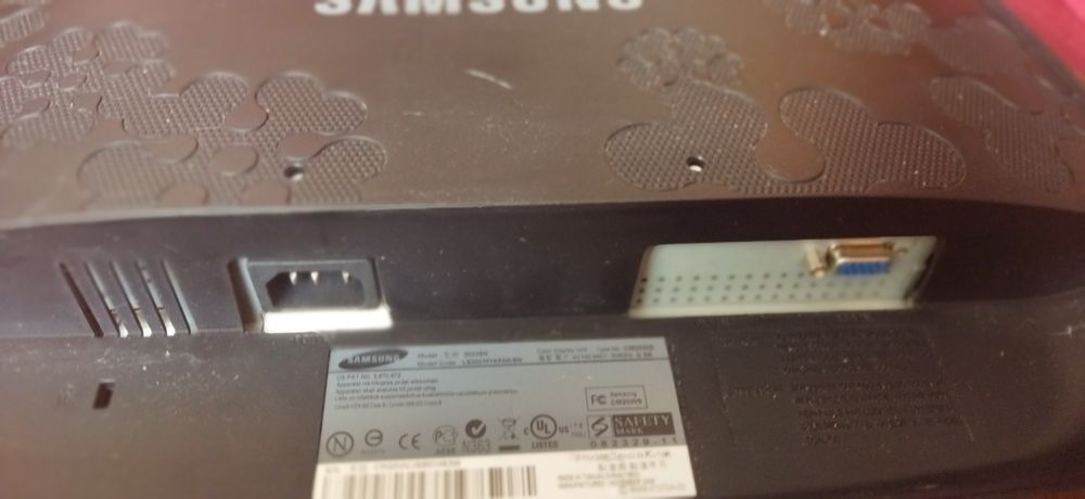 Монитор SAMSUNG Model 2033SN
