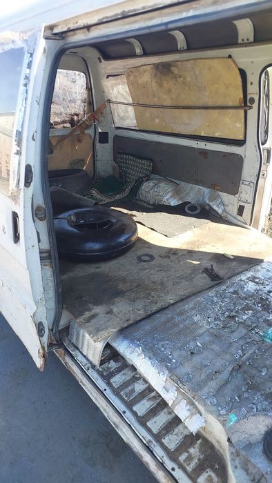 Продам бусик мазда бонга