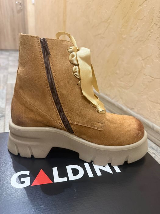 Дамски боти Galdini