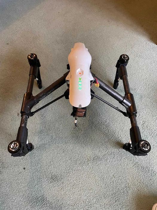 DJI Inspire 1 V2 X5 Camera 2 x Controllers + FPV & Monitor