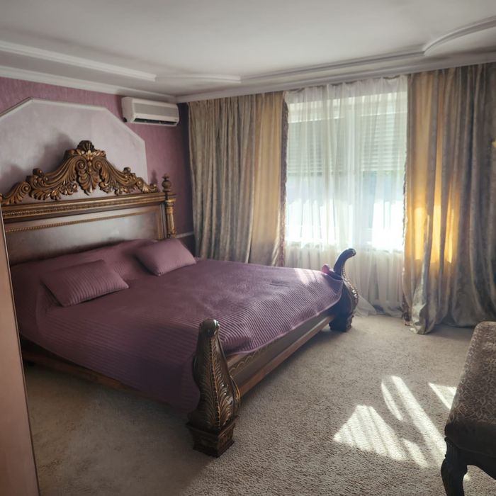 Дом в аренду с большим бассейном