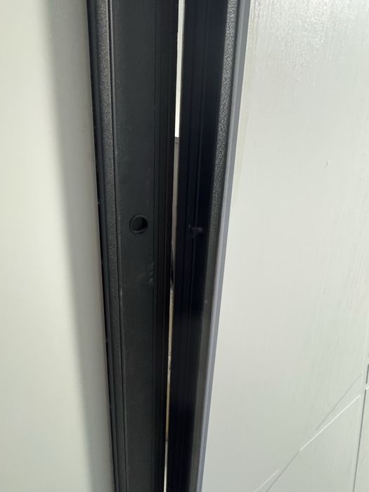 Продам входную дверь