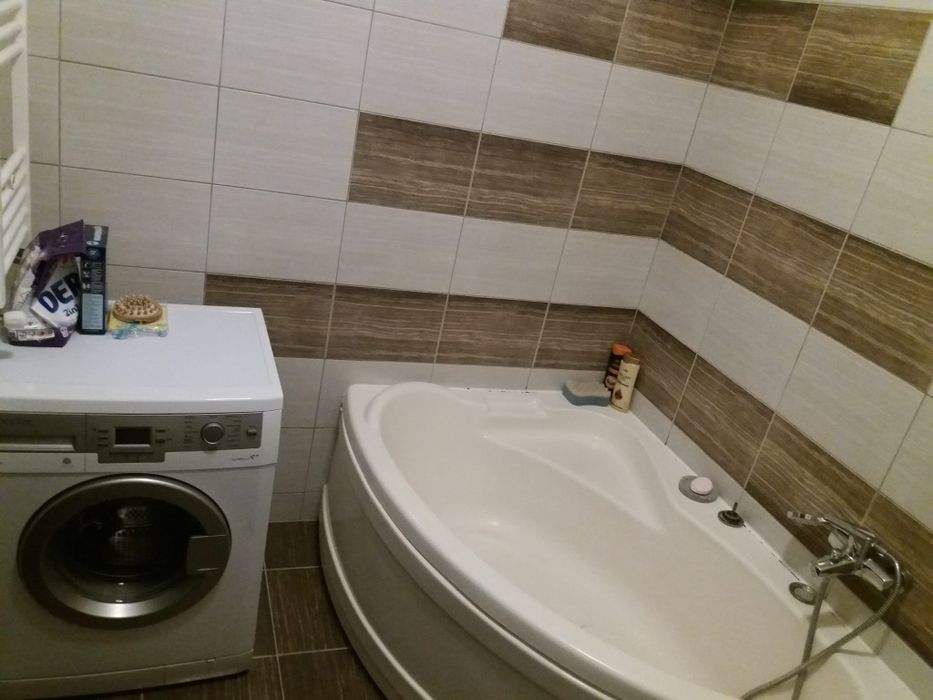 Închiriez apartament cu două camere, Militari Residence, pret 1900 lei