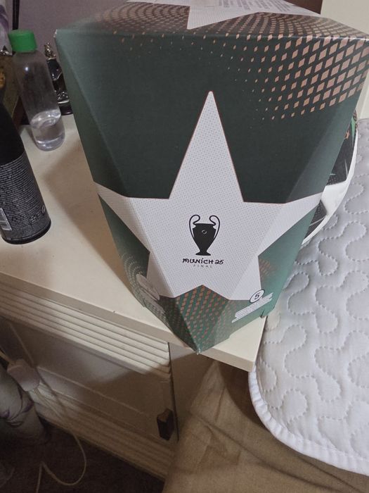 Vând minge Uefa Champions League pro