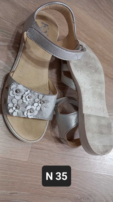 Маратонки, обувки, сандали