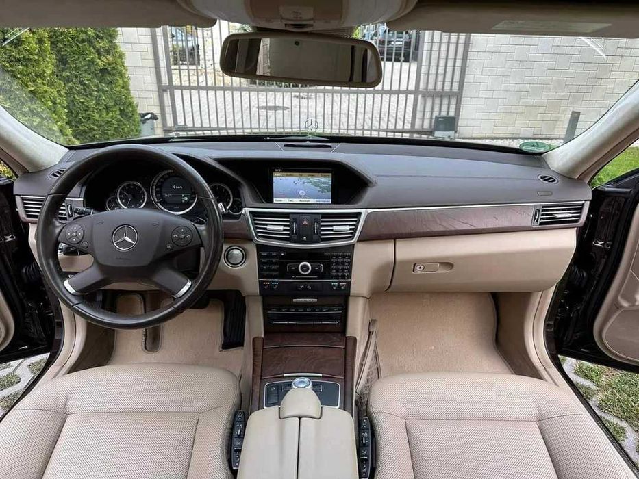 Mercedes-Benz E 350 CGI - W212 - 2011г - AMG пакет