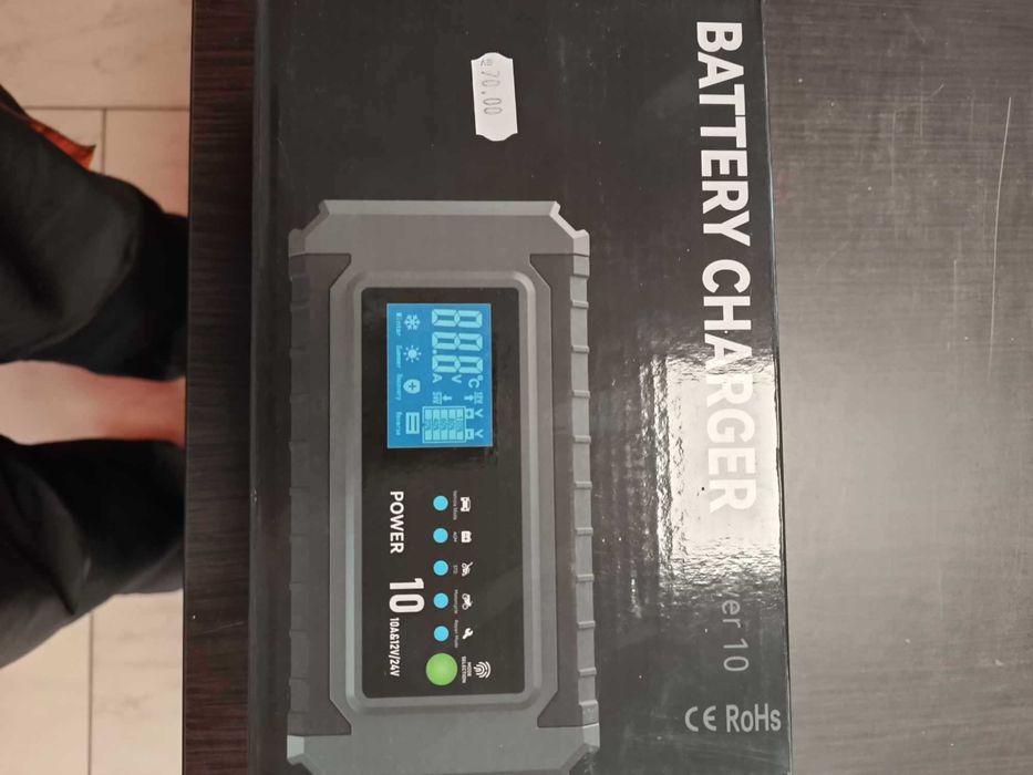 Продаваме дигитално зарядно на 12 v и 24 v със охладител