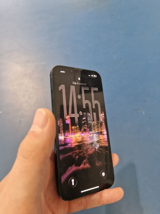 IPhone 13 зеленый