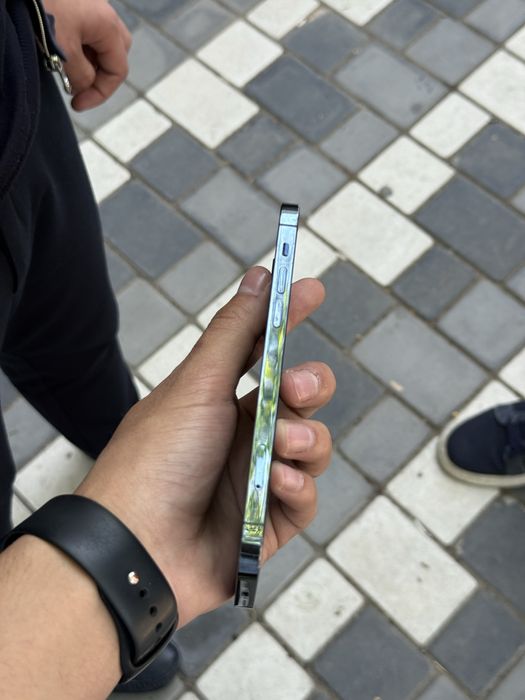 Iphone 12 pro kok rangi