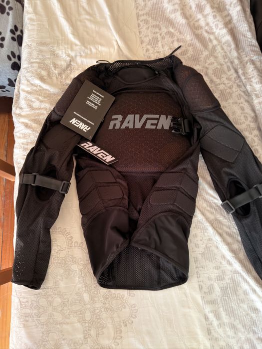 Защитна жилетка Raven