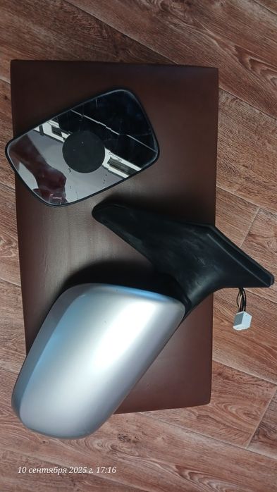 Зеркало Авенсис 2
