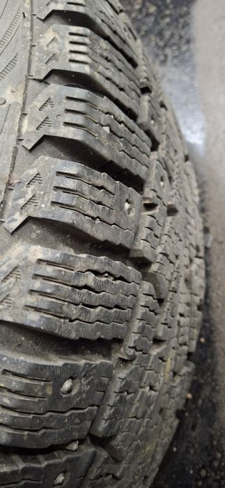 Продам резину 225 55 r17