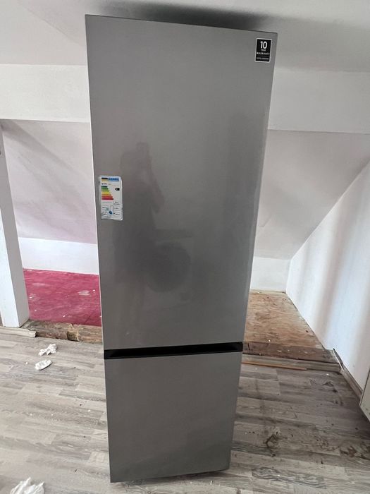 Vând frigider Samsung