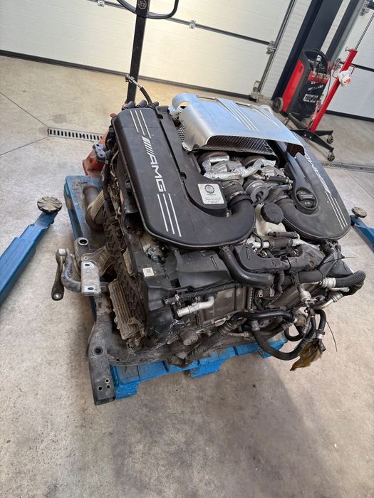 dezmembrez sau vand motor mercedes C63s amg , cod motor 177980 an 2017