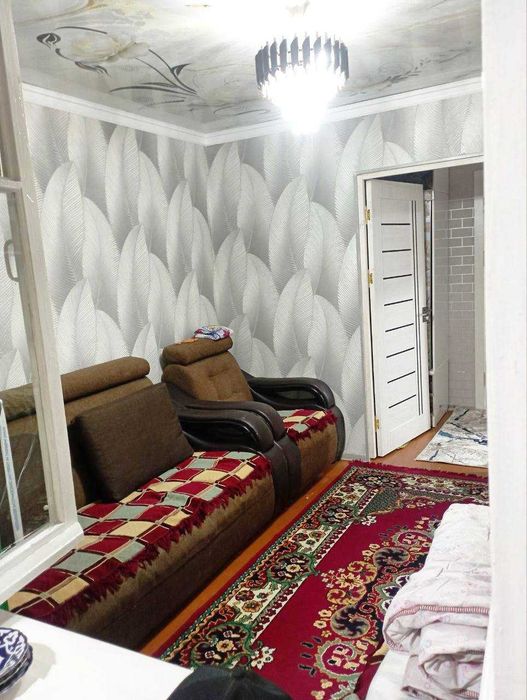 Navoiy shahar Yujniy tarafdan 2 xonali kvartira sotiladi