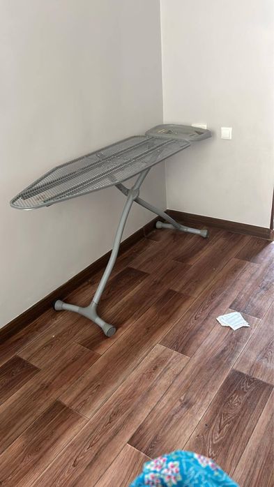 Продам гладилку и вешалку