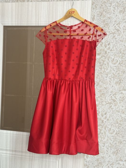 Продается 3 платья всего за 15000