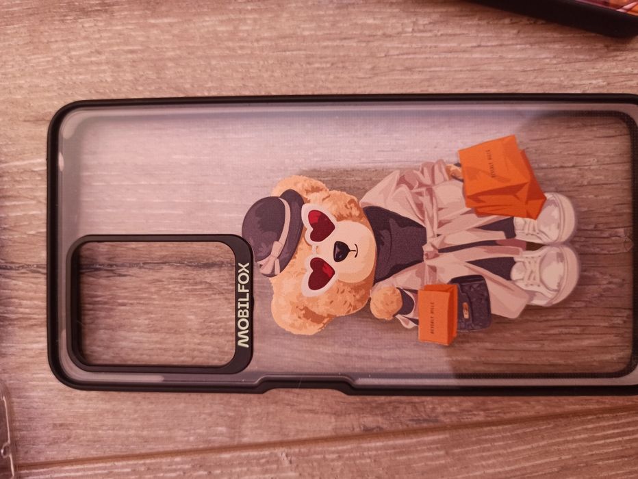 Продавам калъфи за телефон xiaomi redmi note 12