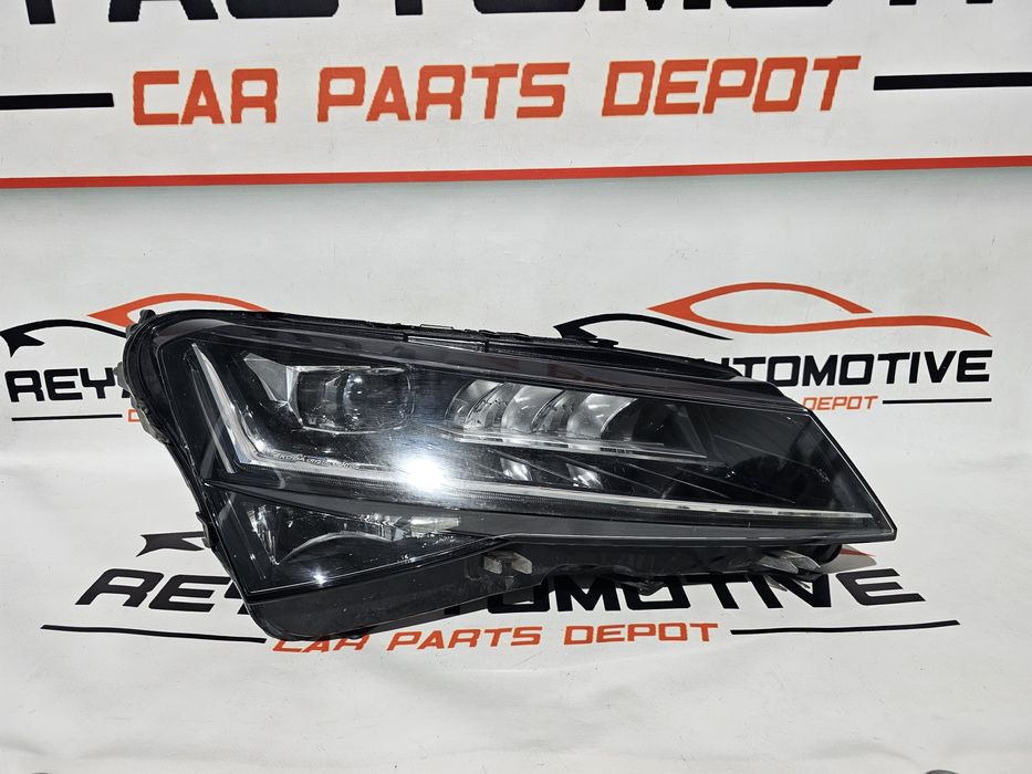 Far dreapta crystal lighting Skoda Superb 3 dupa 2019 cod 3V1941016D