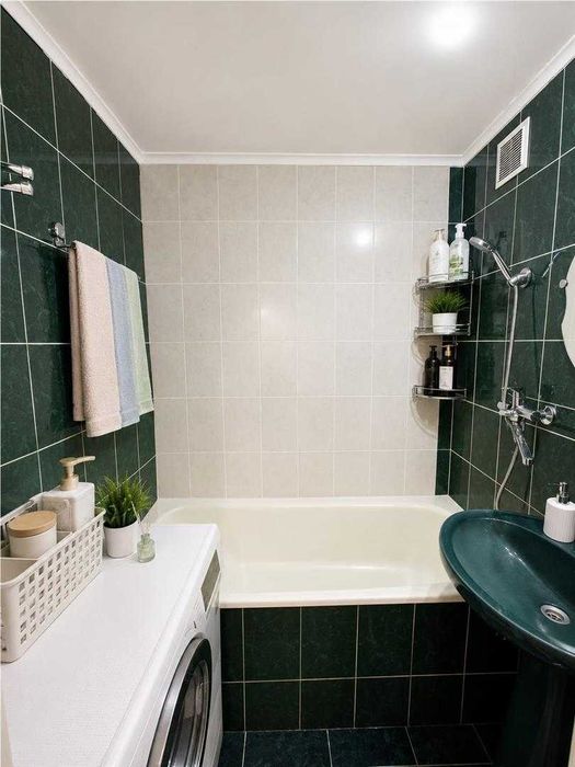 Продам 2 комн квартиру у/план. на пр.Металлургов