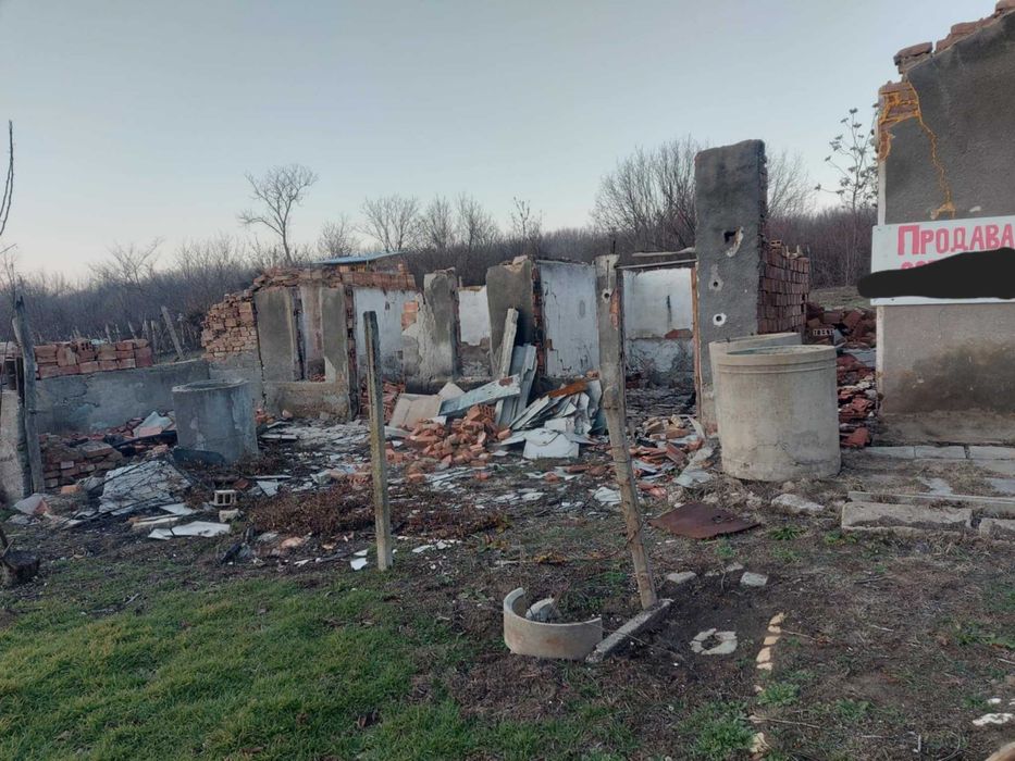 Парцел с къща местност Нежовец