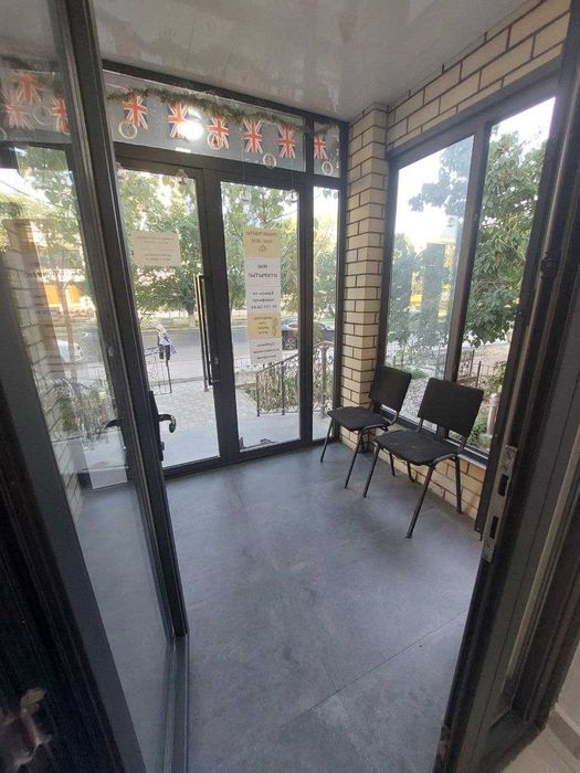 Продается офис  1 линия! Отличное место! Рядом базар Кадышева.