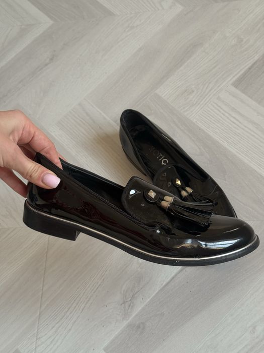 Женская лаковая обувь от Hotic.