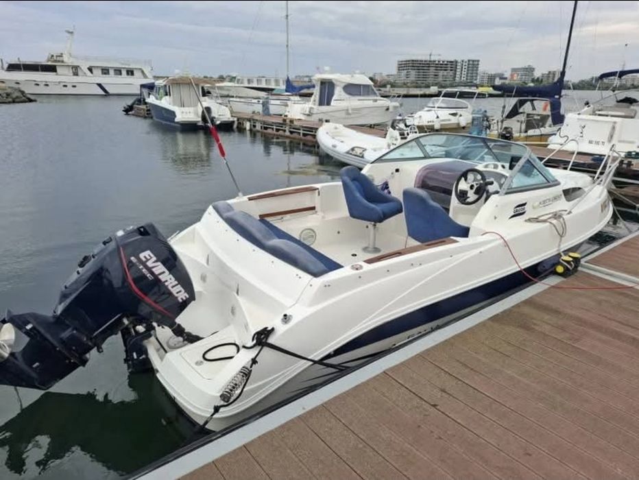 Barca cabinata, motor, peridoc, accept schimb cu velier
