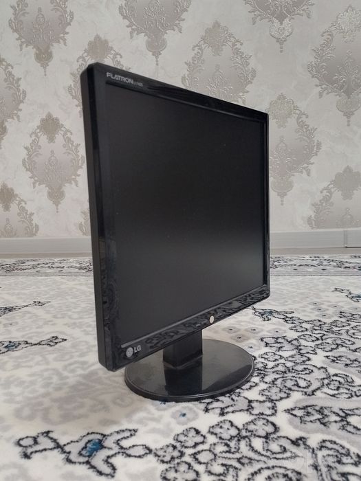 Sotiladi monitor  продам LG монитор