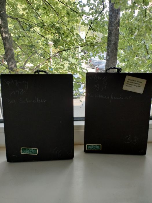 Vand 2 tablouri vechi