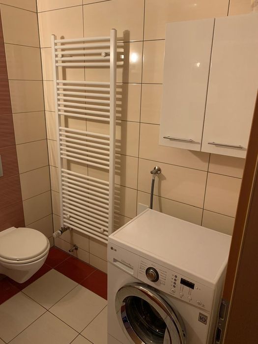 Apartament parter inalt, 2 camere, mobilat/utilat, loc de parcare si boxa la subsol incluse, Avantgarden Brasov.