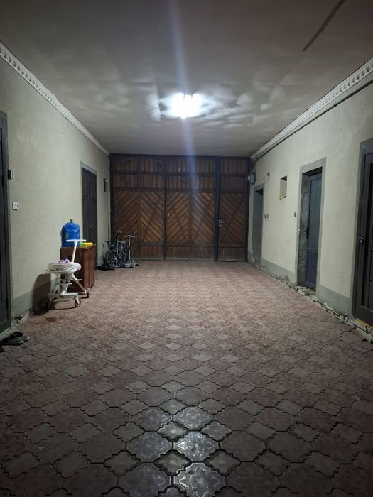 Uchastka betonka yul yoqasida