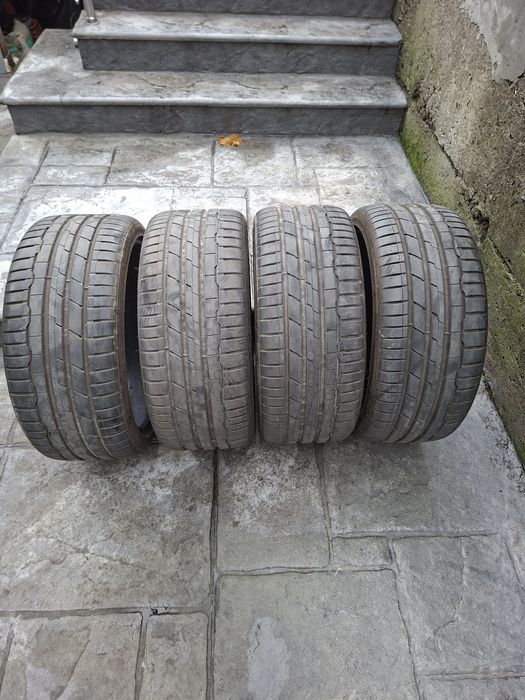 Продавам гуми 235 35 19