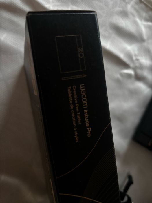 Vand tableta grafica Intuos Pro