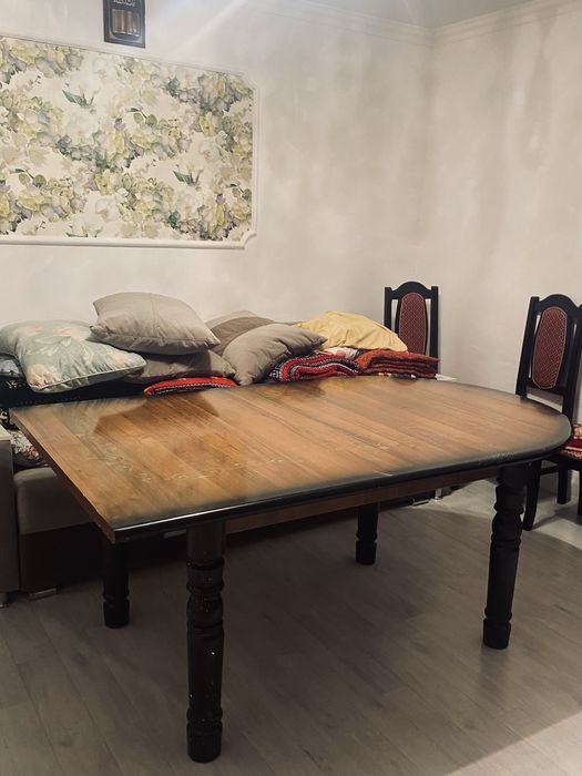 Продам стол и стулья