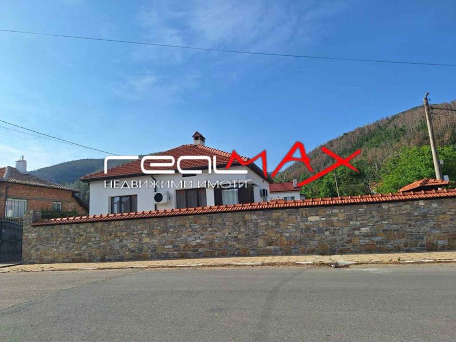 Продава се Къща в Шипка - 140 кв.м за 1129 €/кв.м - Снимка #2