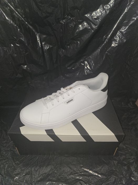 Adidas urban court