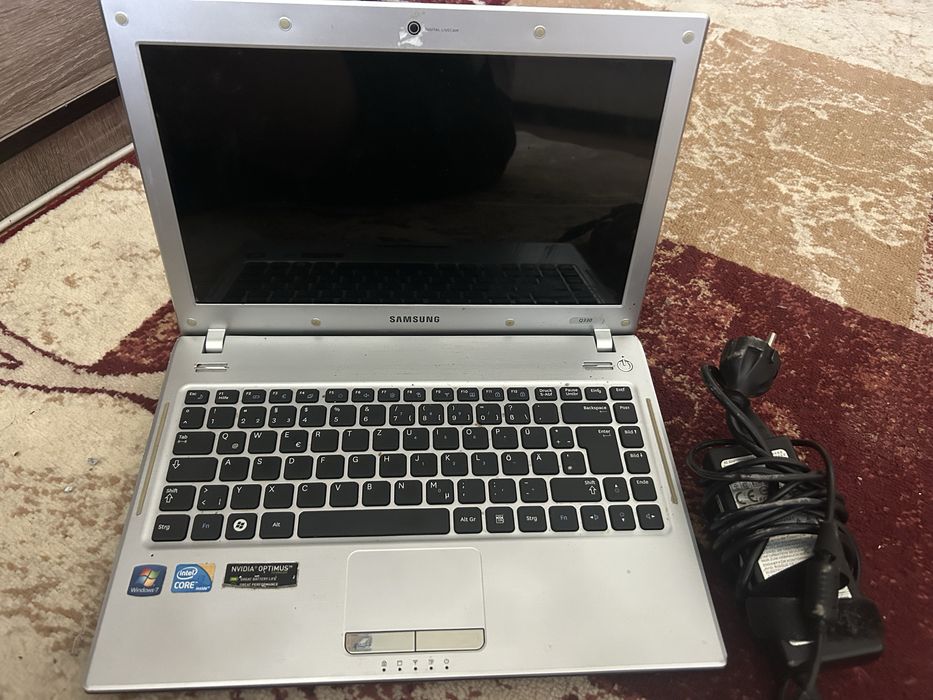 Vand Laptop samsung pentru piese