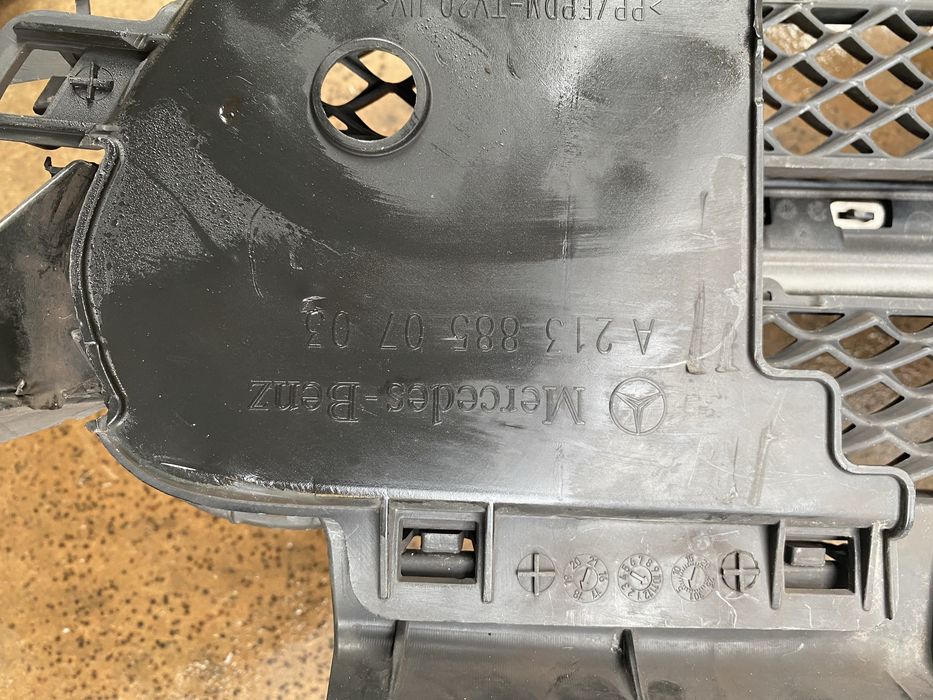 Оригинална предна решетка с емблема за Mercedes-Benz E Class W213