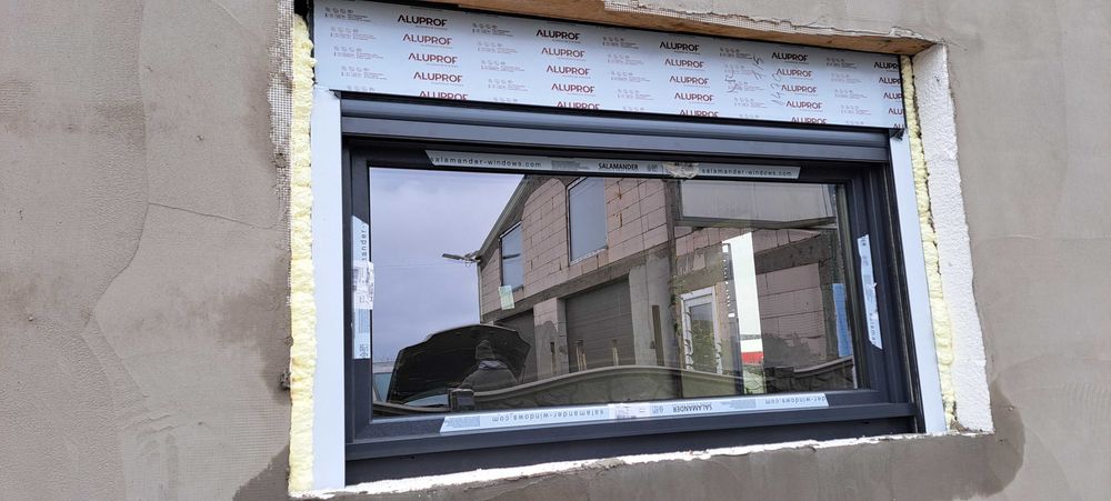 RULOURI Aluminiu si Usi de garaj rezidentiale SECTIONALE