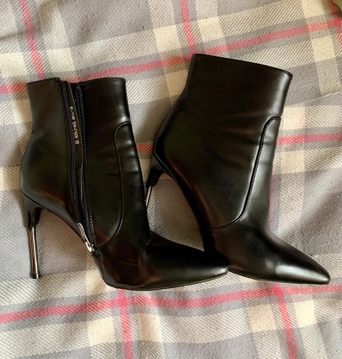 Продам ботильоны Novo Passo