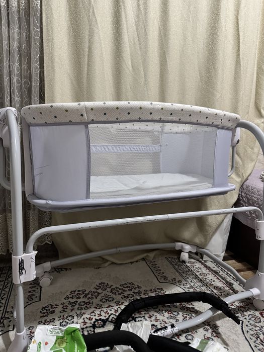Продам кроватку качалку